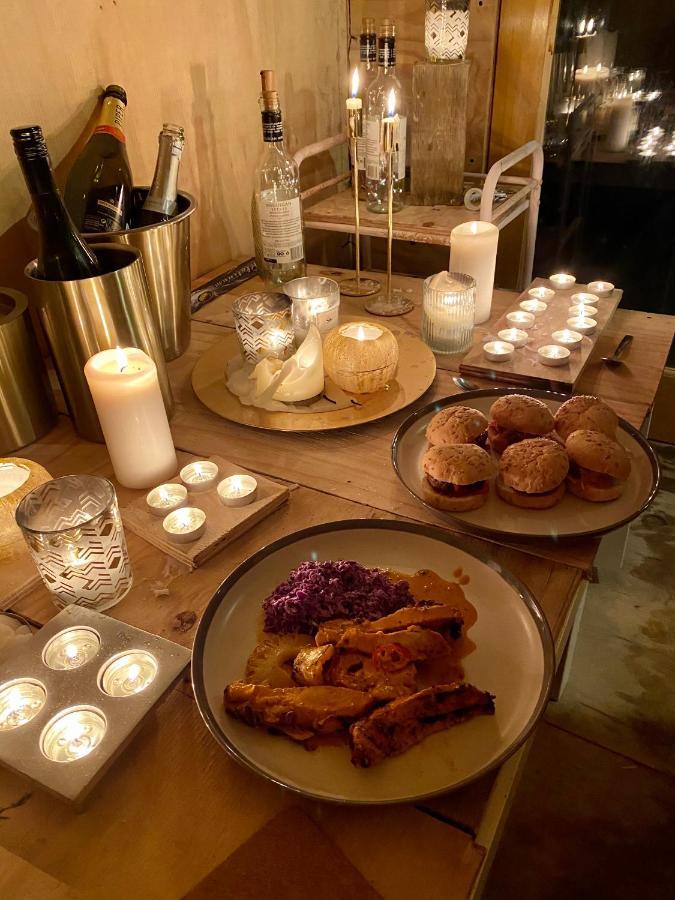35 Mins To Central London. 3 Bedrooms. 2 Bathrooms With Garden Екстериор снимка
